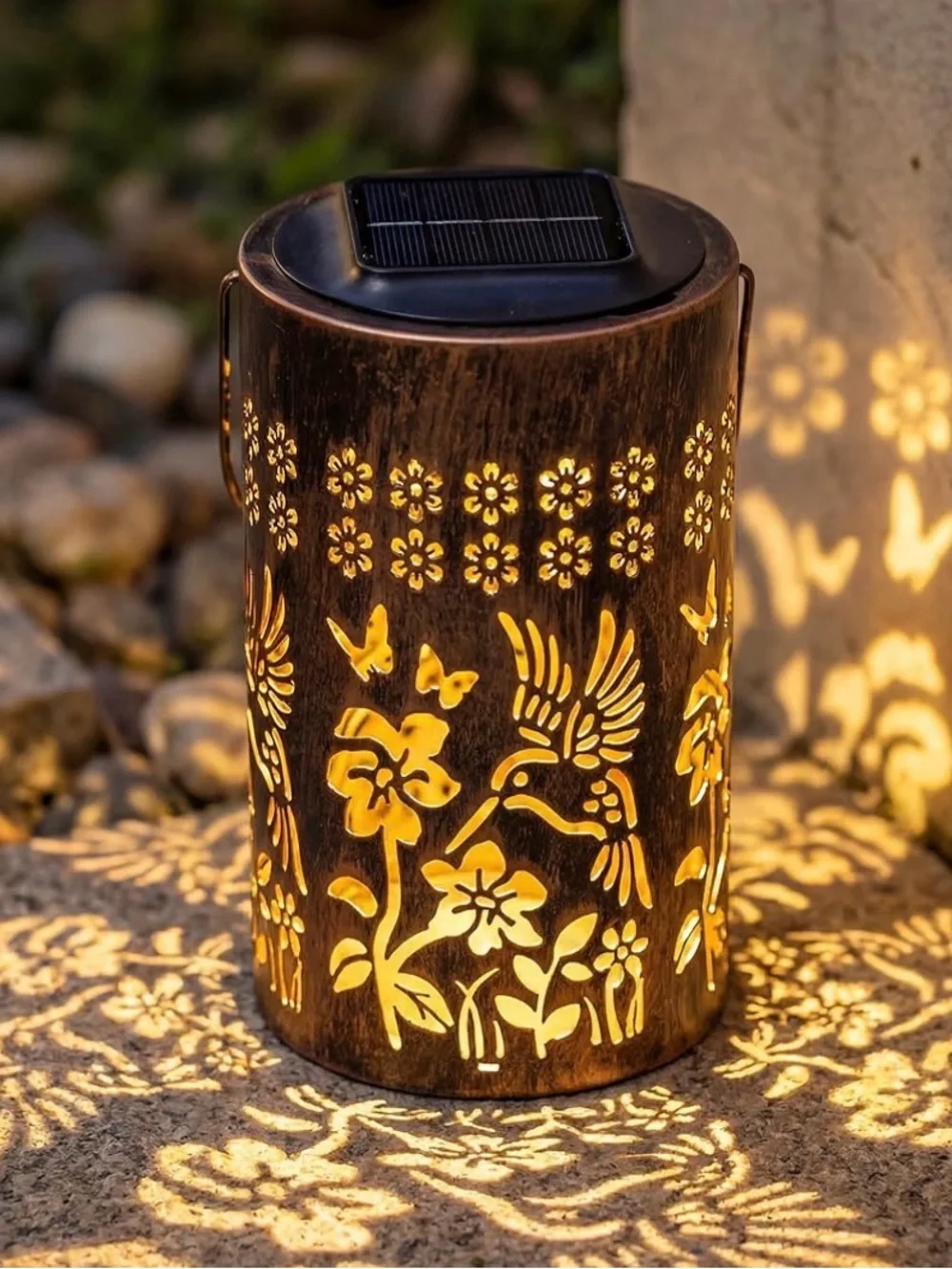Radiant Solar Hummingbird Lantern - Bronze Outdoor Accent Light. 🔆